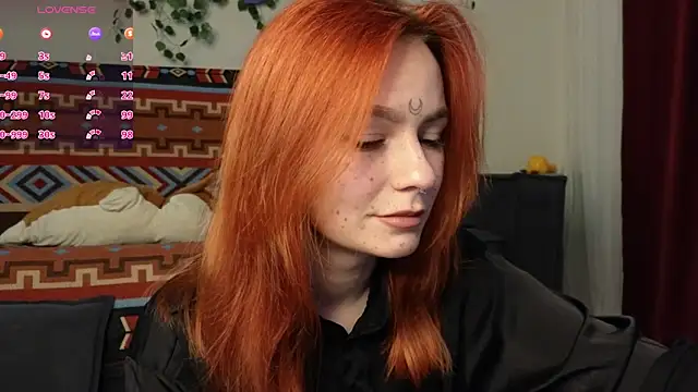 Snapshot of girl_with_snaketatto0 chatting on 21, 12, 2025 girl with snaketatto0 online show from 21, 12, 2025