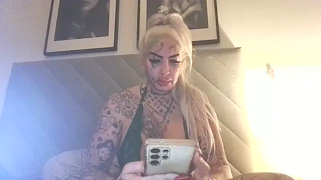 Jeanny Bln online show from 4, 12, 2024