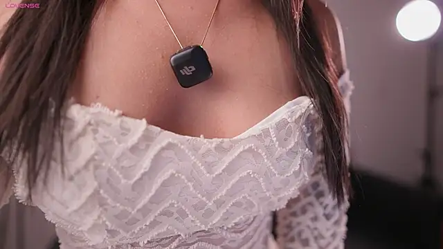 GigiLee  online show from 12, 4, 2026