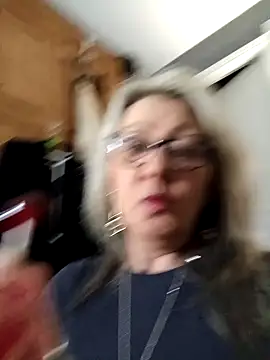 Roxie34dd online show from 7, 2, 2025