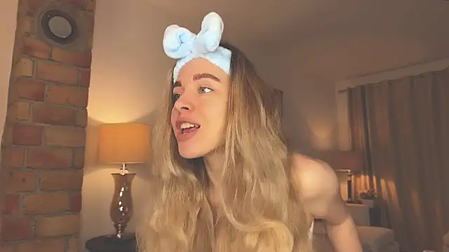 Snapshot of hotexclusive_ chatting on 7, 12, 2024 hotexclusive online show from 7, 12, 2024