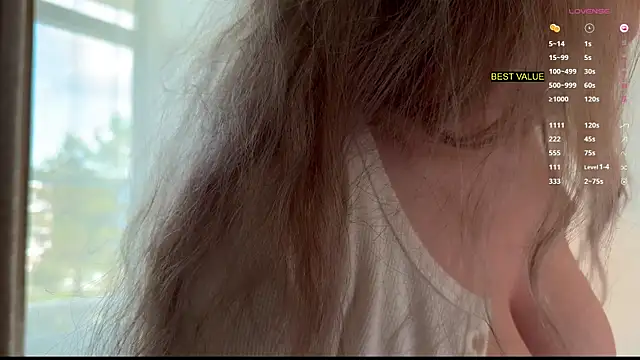 Snapshot of hotexclusive_ chatting on 3, 10, 2025 hotexclusive online show from 3, 10, 2025