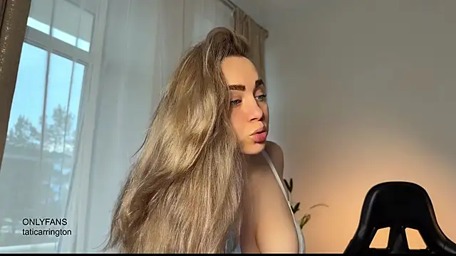 Snapshot of hotexclusive_ chatting on 3, 11, 2025 hotexclusive online show from 3, 11, 2025