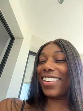 Snapshot of smileybabe chatting on 23, 6, 2026 smileybabe online show from 23, 6, 2026