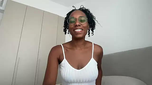 Snapshot of smileybabe chatting on 18, 7, 2026 smileybabe online show from 18, 7, 2026