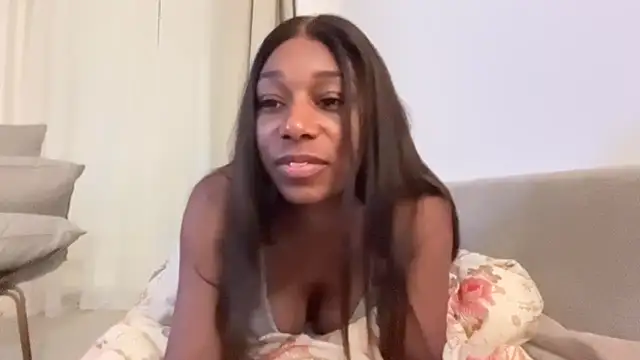 Snapshot of smileybabe chatting on 30, 5, 2026 smileybabe online show from 30, 5, 2026
