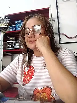 sophiahunt286 online show from 14, 2, 2026