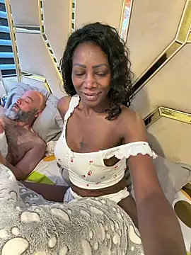 Snapshot of SUUKAM chatting on 3, 2, 2026 SUUKAM online show from 3, 2, 2026