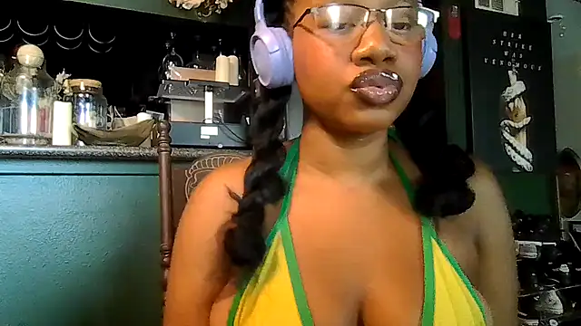 Snapshot of goddessdaisysky chatting on 28, 6, 2026 goddessdaisysky online show from 28, 6, 2026