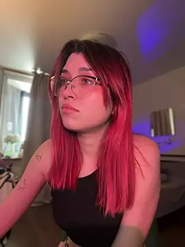 Evangeline Lawrence  online show from 27, 2, 2025