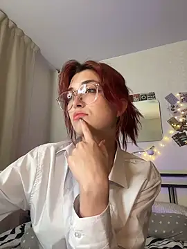 Evangeline Lawrence  online show from 1, 12, 2025