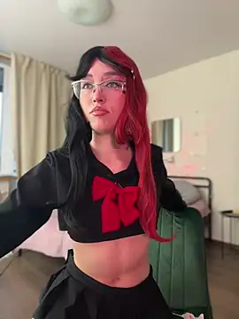 Evangeline Lawrence  online show from 13, 12, 2024