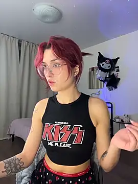 Evangeline Lawrence  online show from 11, 11, 2025