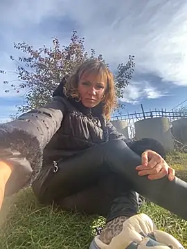 Anita-Smith online show from 30, 10, 2025