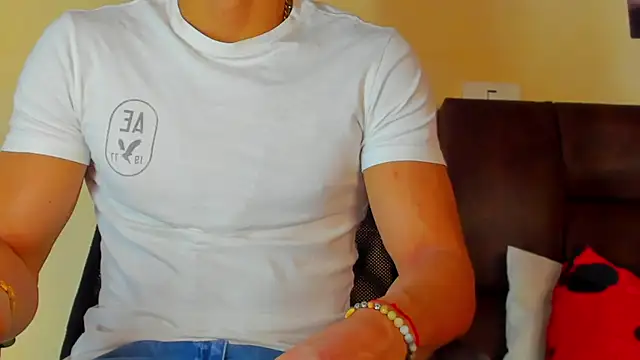 Snapshot of MikeRoss7777 chatting on 2, 7, 2026 MikeRoss7777 online show from 2, 7, 2026