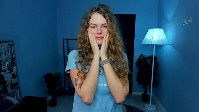 RayaNenlia online show from 30, 11, 2025