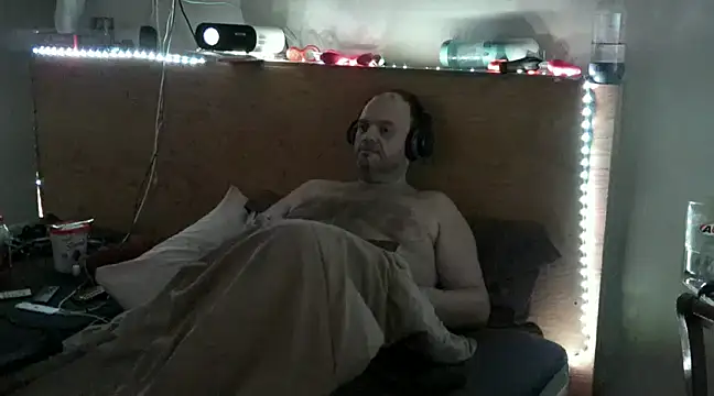 caressonnous online show from 1, 2, 2025