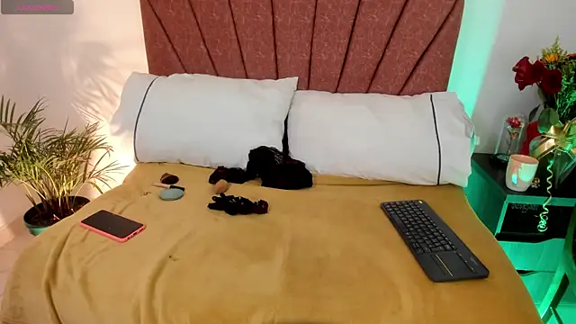 Melody bonnie online show from 26, 9, 2025