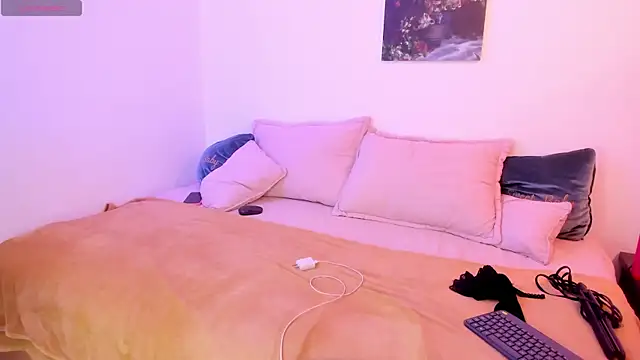 Melody bonnie online show from 4, 2, 2025