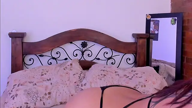 noemi foxxx online show from 22, 3, 2025