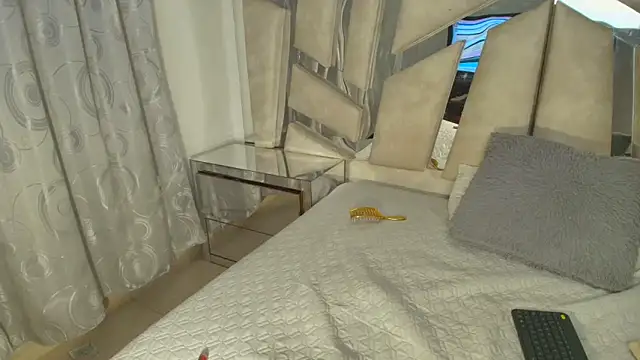 Natalyefoster online show from 14, 4, 2026