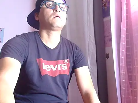 Snapshot of ClarkGiven chatting on 8, 5, 2026 ClarkGiven online show from 8, 5, 2026