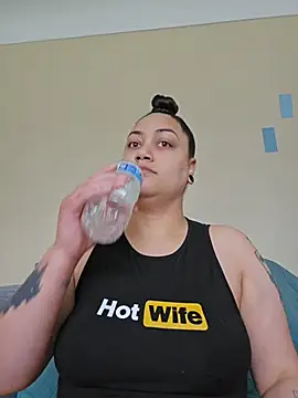 honeeyyy pot online show from 12, 4, 2026