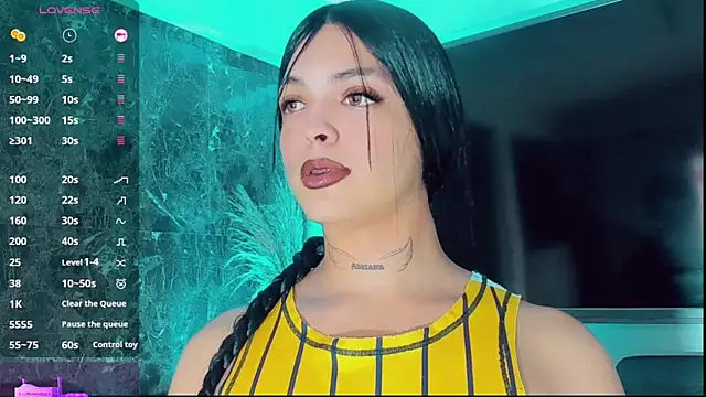 Emmaa Saenz  online show from 8, 10, 2025