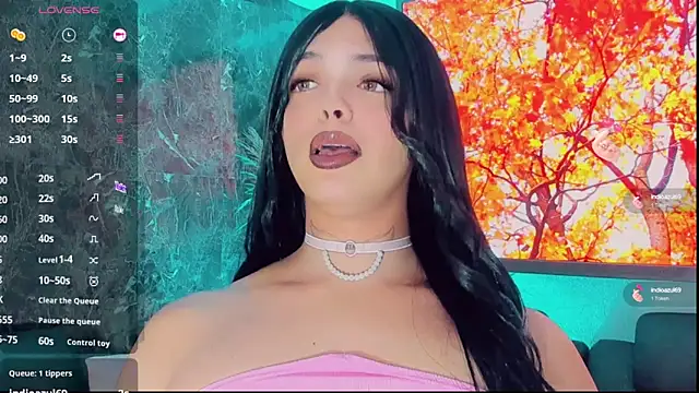 Emmaa Saenz  online show from 11, 10, 2025