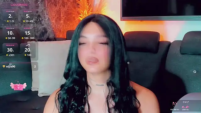 Emmaa Saenz  online show from 19, 5, 2026