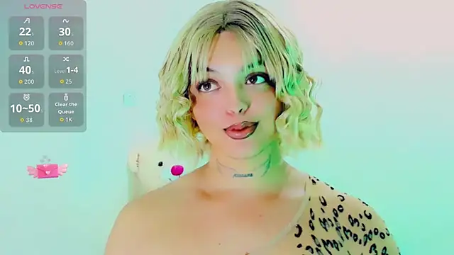 Emmaa Saenz  online show from 30, 3, 2026