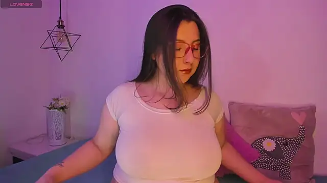 Roxxanne Bail online show from 10, 1, 2025