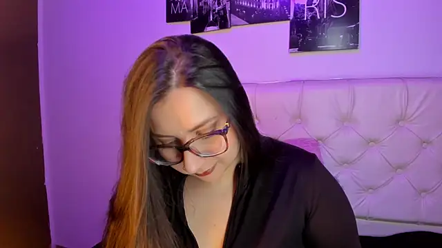 Roxxanne Bail online show from 6, 3, 2026