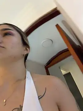 Snapshot of Arianavillada chatting on 7, 7, 2026 Arianavillada online show from 7, 7, 2026