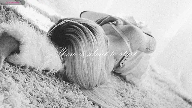 misschloe   online show from 31, 10, 2025