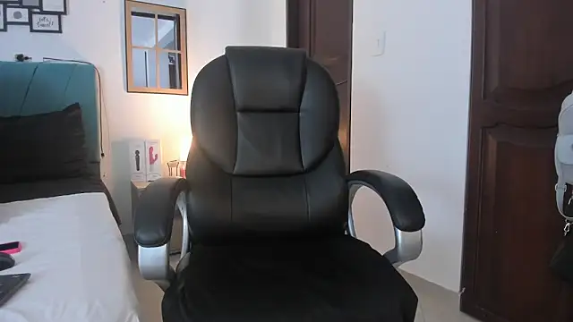 kamila lopez online show from 2, 10, 2025