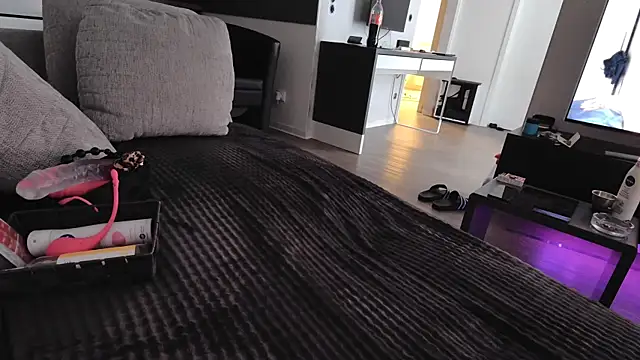 Hot ToyBoy6974 online show from 14, 3, 2025