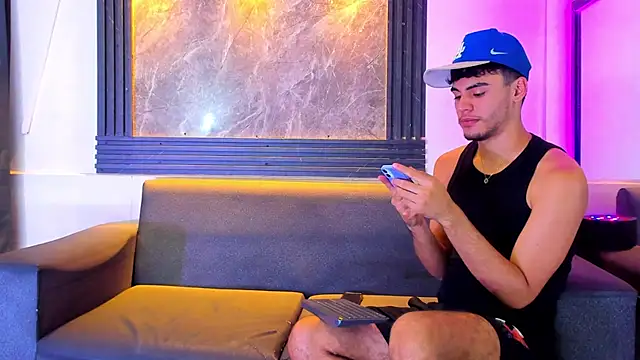 Snapshot of liam_genner_ chatting on 17, 11, 2025 liam genner online show from 17, 11, 2025