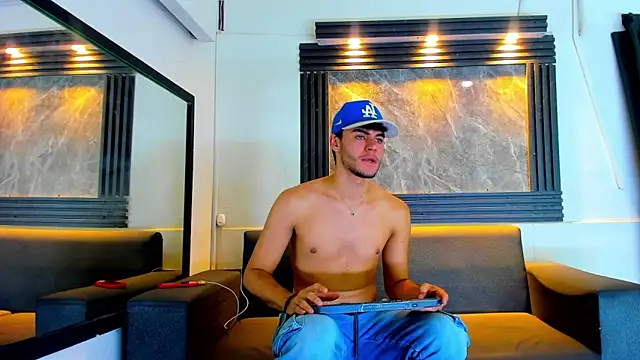 Snapshot of liam_genner_ chatting on 8, 9, 2025 liam genner online show from 8, 9, 2025