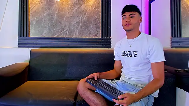 Snapshot of liam_genner_ chatting on 5, 11, 2025 liam genner online show from 5, 11, 2025