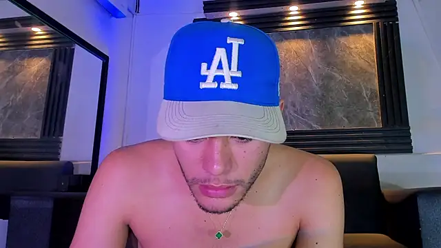 Snapshot of liam_genner_ chatting on 22, 9, 2025 liam genner online show from 22, 9, 2025