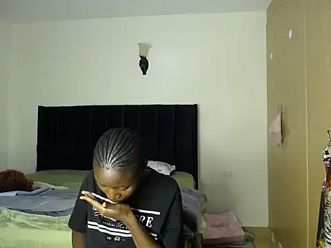 thicky anncy online show from 13, 11, 2025