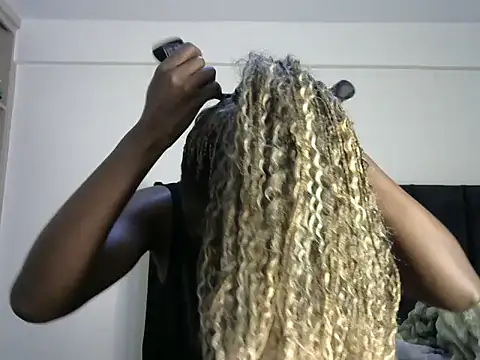 thicky anncy online show from 4, 10, 2025