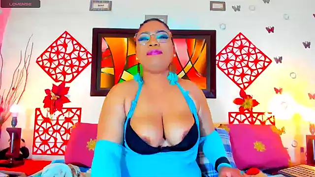 SQUIRTBRUNETE online show from 17, 3, 2026