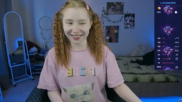 CallMeEffy1 online show from 4, 4, 2026