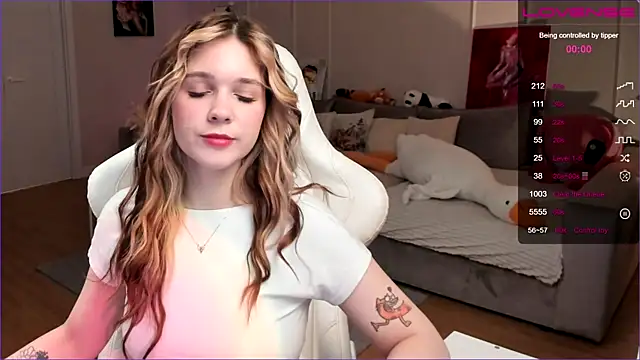 Frau Lina online show from 4, 3, 2026