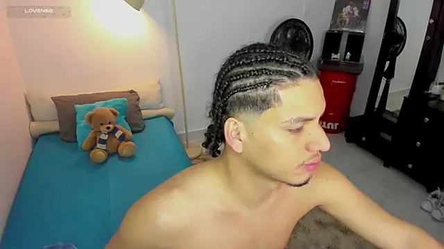 Curlblue online show from 4, 10, 2025