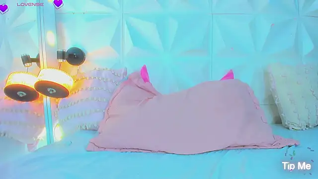 Snapshot of cute_latinaxxx chatting on 3, 12, 2024 cute latinaxxx online show from 3, 12, 2024