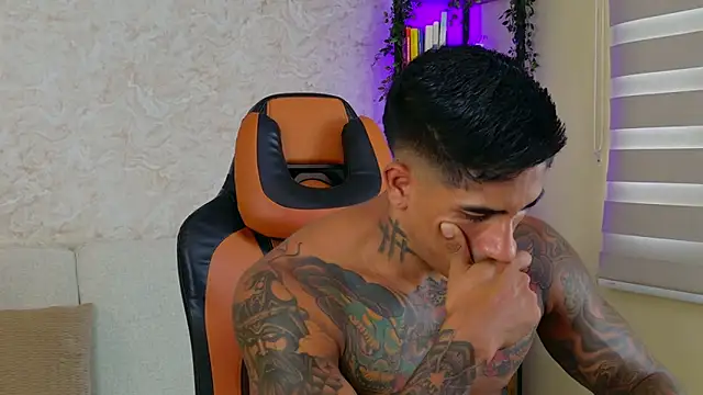 AdanReilly online show from 12, 3, 2025