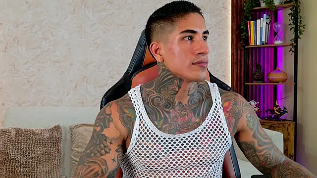 Snapshot of AdanReilly chatting on 3, 6, 2026 AdanReilly online show from 3, 6, 2026